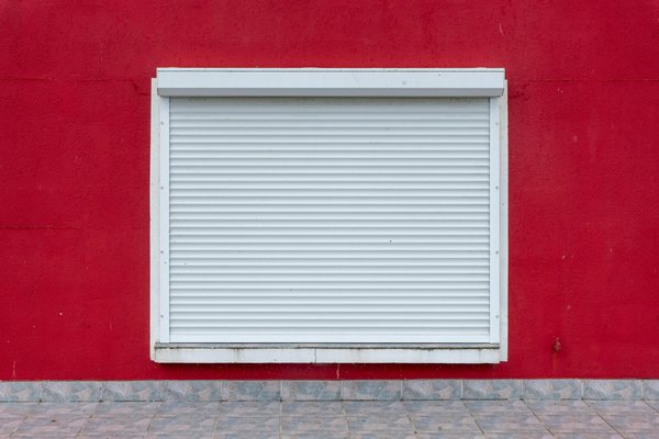 Installation de volets roulants à Saintes : modernité et efficacité énergétique